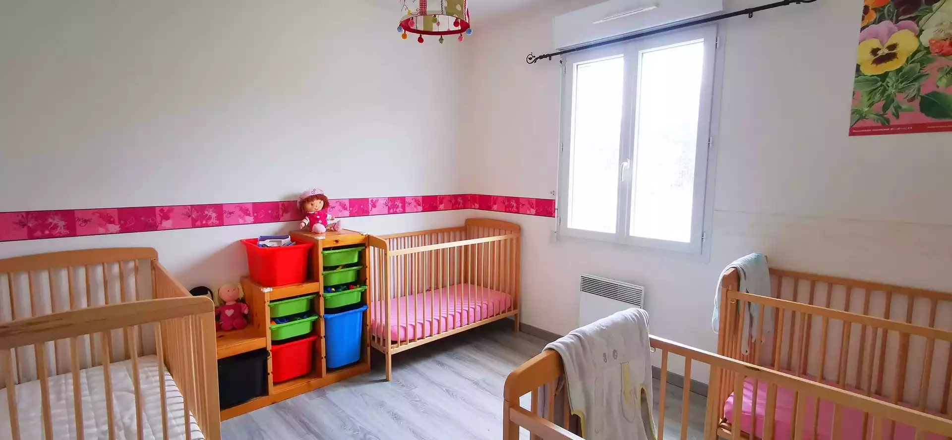 Une chambre de la maison des petits pas