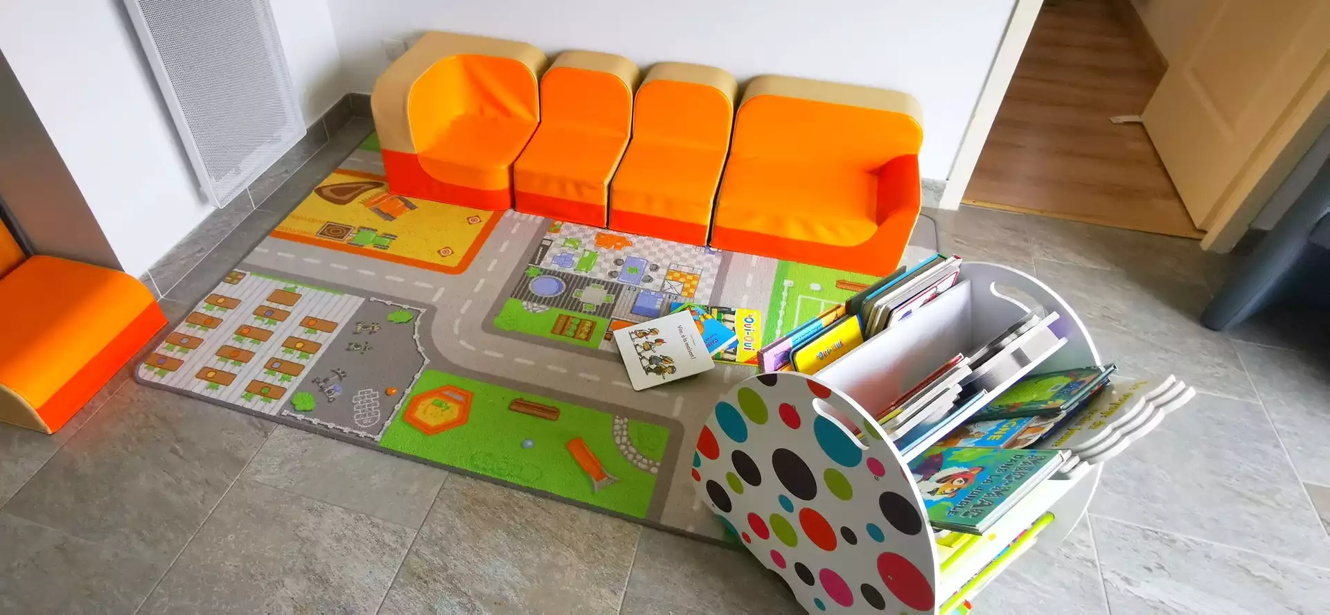 L'espace lecture de la maison des petits pas